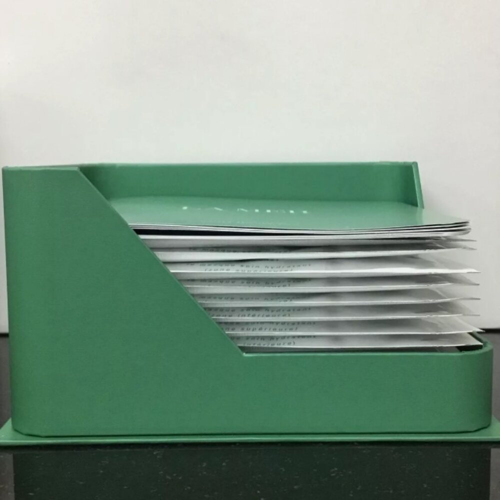 La Mer The Hydrating Facial 6 MASK PAIRS (Upper Zone, Lower Zone)x17g/0.59oz - Picture 3 of 4